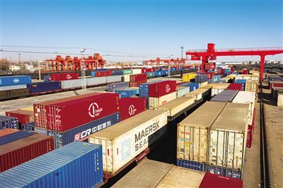二連浩特鐵路口岸機械進出口激增，運量同比提升64.9%
